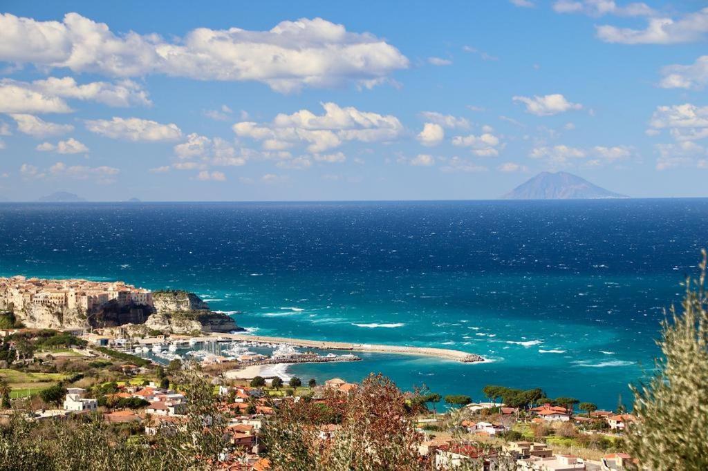The Queen Tropea Bagian luar foto